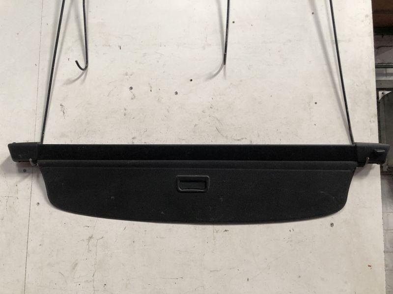 Laderaumabdeckung Gebrauchsspuren siehe Bilder VW PASSAT VARIANT (3C5) 1.9 TDI 77 KW 3C9867871