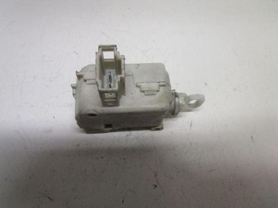 Stellelement Zentralverriegelung Heckklappe SEAT IBIZA III (6K1) 1.9 TDI 66 KW 3B0959781 Bild Stellelement Zentralverriegelung Heckklappe SEAT IBIZA III (6K1) 1.9 TDI 66 KW 3B0959781
