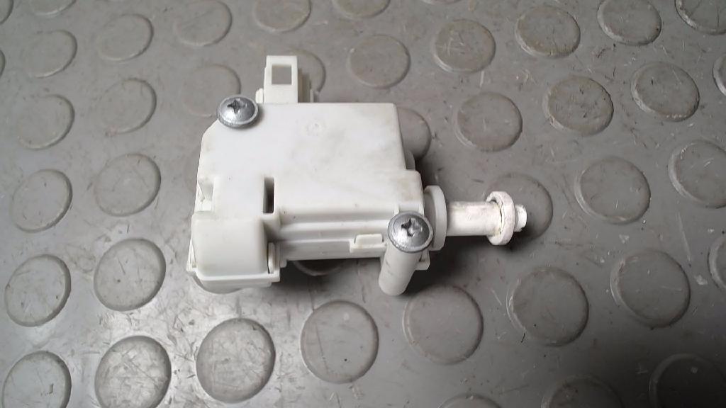 Verriegelungselement/ Schloss Tankklappe VW Golf 5K 5K6810773A