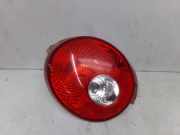 Rückleuchte links (Seitenairbag 4-Lautsprecher Heckscheibenwischer Digitaluhr 3. Kopfstütze hinten Türaussengriffe in Wagenfarbe)