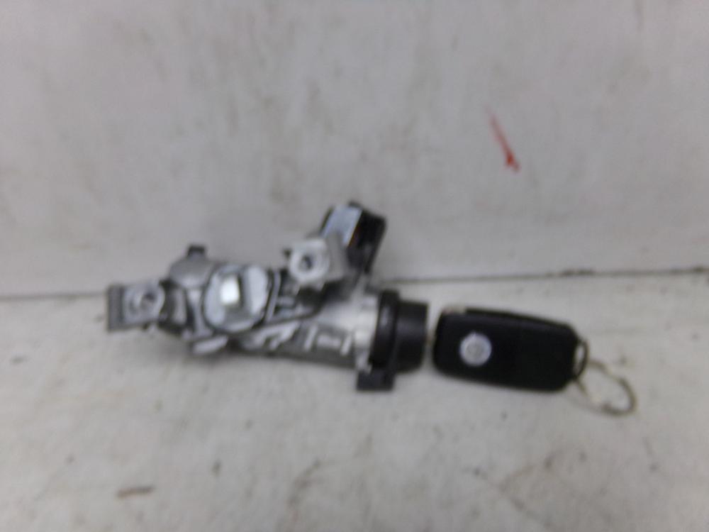 Zündschloss mit einem Schlüssel (Komfortsitze Lordosenstütze Sitze vorn heizbar)