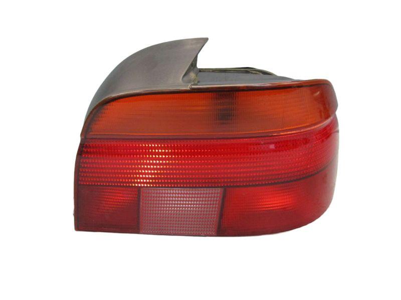 Rückleuchte Rücklicht rechts BMW 5 (E39) 528I 142 KW 8358032