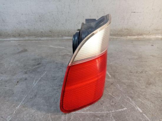 Rückleuchte Rücklicht aussen links BMW 5 TOURING (E39) 520I 110 KW 2496321 Bild Rückleuchte Rücklicht aussen links BMW 5 TOURING (E39) 520I 110 KW 2496321