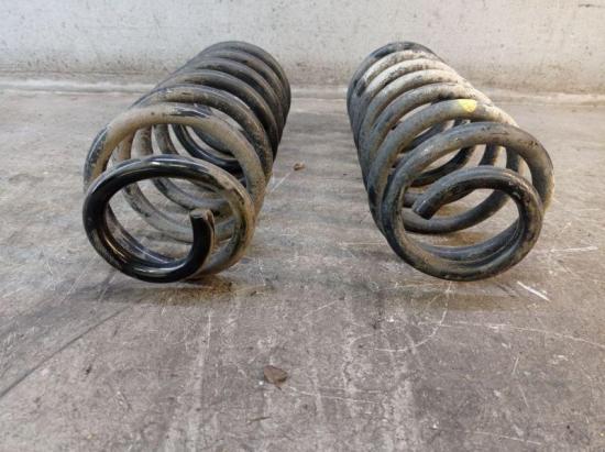 Federnsatz Hinterachse BMW 5 TOURING (E39) 520I 110 KW Bild Federnsatz Hinterachse BMW 5 TOURING (E39) 520I 110 KW