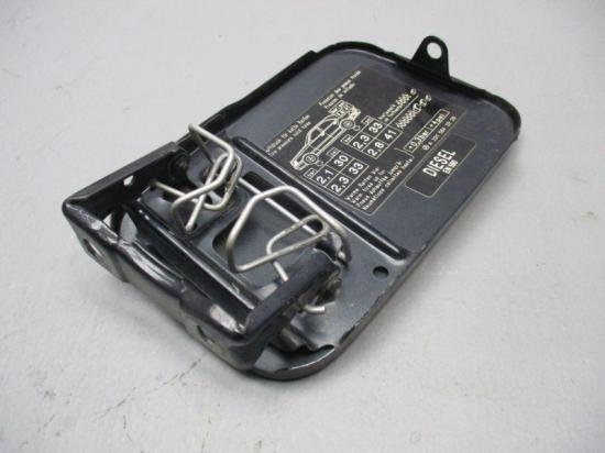 Tankklappe Tankdeckel 189 SMARAGDSCHWARZ MERCEDES C-KLASSE (W202) C 220 CDI 92 KW A2015842939 Bild Tankklappe Tankdeckel 189 SMARAGDSCHWARZ MERCEDES C-KLASSE (W202) C 220 CDI 92 KW A2015842939