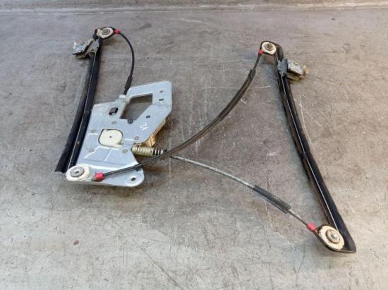 Fensterheber vorne links mit Fensterhebermotor BMW 5 TOURING (E39) 520I 110 KW Bild Fensterheber vorne links mit Fensterhebermotor BMW 5 TOURING (E39) 520I 110 KW