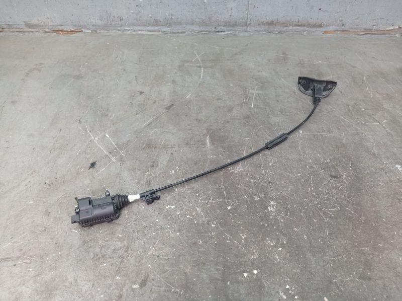 Stellmotor Tankklappe OPEL CORSA E 1.2 51 KW 13208157