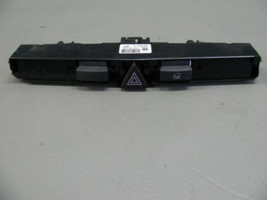 Schalter Warnblinkschalter OPEL ASTRA H CARAVAN 1.4 66 KW 13100105 Bild Schalter Warnblinkschalter OPEL ASTRA H CARAVAN 1.4 66 KW 13100105