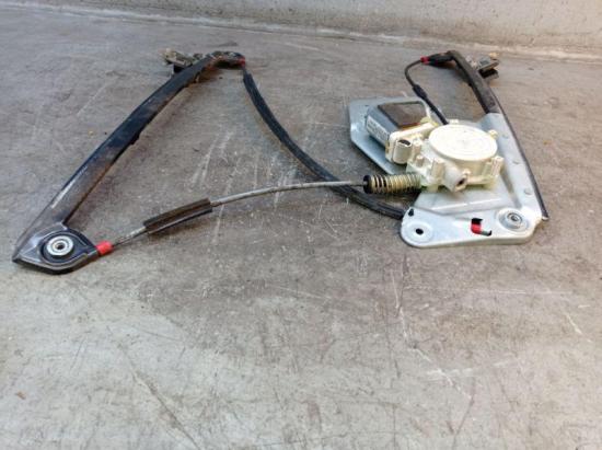 Fensterheber vorne links mit Fensterhebermotor BMW 5 TOURING (E39) 520I 110 KW Bild Fensterheber vorne links mit Fensterhebermotor BMW 5 TOURING (E39) 520I 110 KW