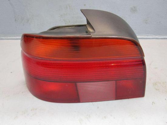 Rückleuchte Rücklicht links BMW 5 (E39) 528I 142 KW 8358031 Bild Rückleuchte Rücklicht links BMW 5 (E39) 528I 142 KW 8358031