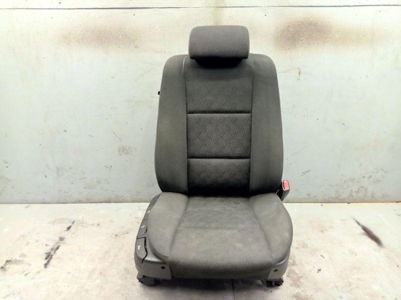 Sitz rechts vorn Stoff BMW 5 TOURING (E39) 520I 110 KW Bild Sitz rechts vorn Stoff BMW 5 TOURING (E39) 520I 110 KW