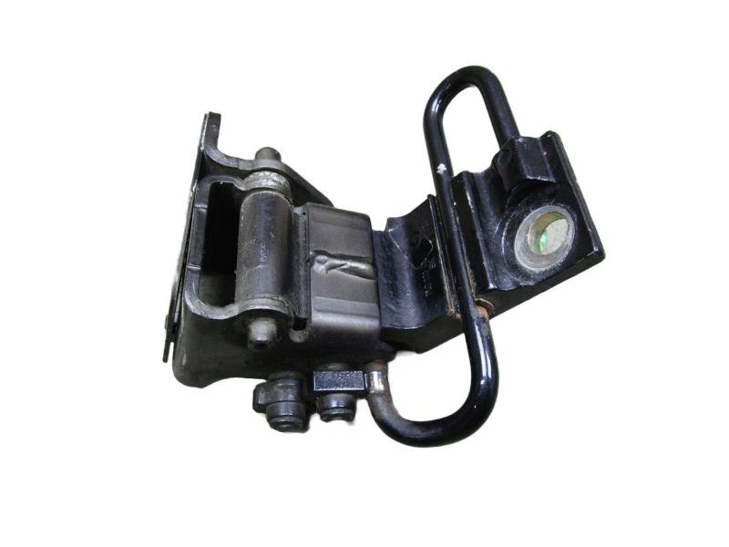Klappenscharnier rechts hinten Tür VW TOUAREG 7L 2.5 R5 02-06 128 KW 7L0833412 Bild Klappenscharnier rechts hinten Tür VW TOUAREG 7L 2.5 R5 02-06 128 KW 7L0833412