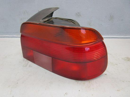 Rückleuchte Rücklicht rechts BMW 5 (E39) 528I 142 KW 8358032 Bild Rückleuchte Rücklicht rechts BMW 5 (E39) 528I 142 KW 8358032