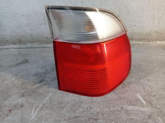 Rückleuchte Rücklicht aussen rechts BMW 5 TOURING (E39) 520I 110 KW 2496322 Bild Rückleuchte Rücklicht aussen rechts BMW 5 TOURING (E39) 520I 110 KW 2496322