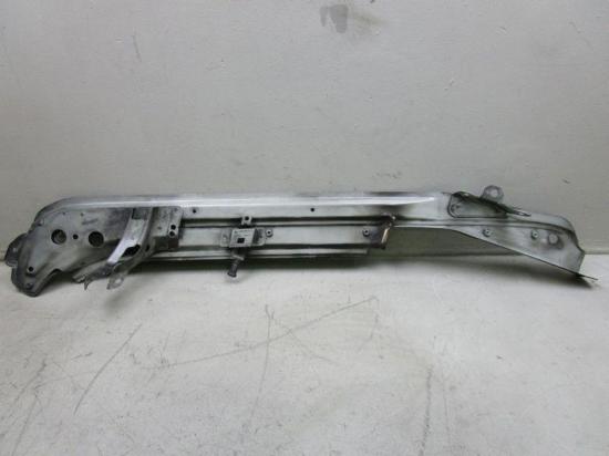Kotflügel links Aufnahme Halter Längsträger VW TOUAREG 7L 2.5 R5 02-06 128 KW 7L6805175D Bild Kotflügel links Aufnahme Halter Längsträger VW TOUAREG 7L 2.5 R5 02-06 128 KW 7L6805175D