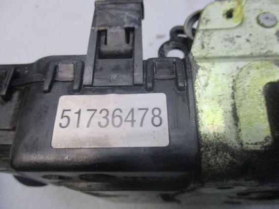 Türschloss Schloss links vorn FIAT STILO (192) 1.6 16V 76 KW 51736478 Bild Türschloss Schloss links vorn FIAT STILO (192) 1.6 16V 76 KW 51736478