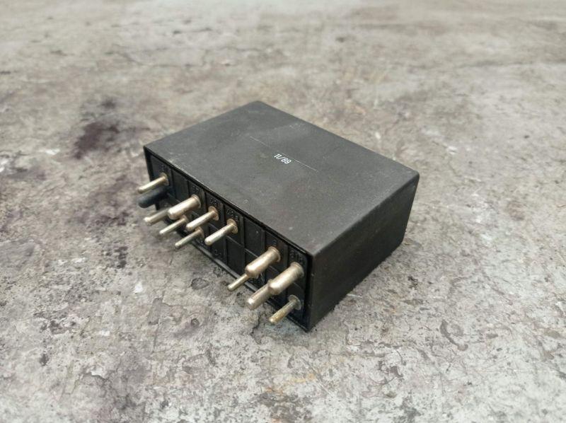 Relais Blinkerleuchte MERCEDES-BENZ 124 STUFENHECK W124 260 E 118 KW 2018210047