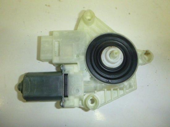 Motor Fensterheber links hinten VW GOLF VII VARIANT 1.4 TSI 90 KW 5Q4959811D Bild Motor Fensterheber links hinten VW GOLF VII VARIANT 1.4 TSI 90 KW 5Q4959811D