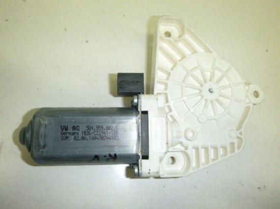 Motor Fensterheber rechts vorn VW GOLF VII VARIANT 1.4 TSI 90 KW 5Q4959802B Bild Motor Fensterheber rechts vorn VW GOLF VII VARIANT 1.4 TSI 90 KW 5Q4959802B