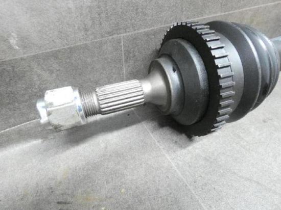 Antriebswelle rechts 206 SW 1,4l 65kw Peugeot 206 SW Kombi (Typ:2E) Bild Antriebswelle rechts 206 SW 1,4l 65kw Peugeot 206 SW Kombi (Typ:2E)