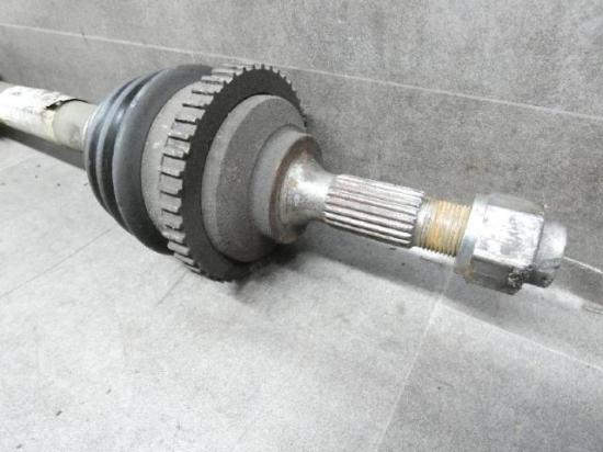 Antriebswelle links 206 SW 1,4l 65kw Peugeot 206 SW Kombi (Typ:2E) Bild Antriebswelle links 206 SW 1,4l 65kw Peugeot 206 SW Kombi (Typ:2E)