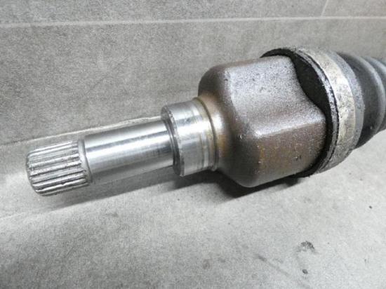 Antriebswelle links 206 SW 1,4l 65kw Peugeot 206 SW Kombi (Typ:2E) Bild Antriebswelle links 206 SW 1,4l 65kw Peugeot 206 SW Kombi (Typ:2E)
