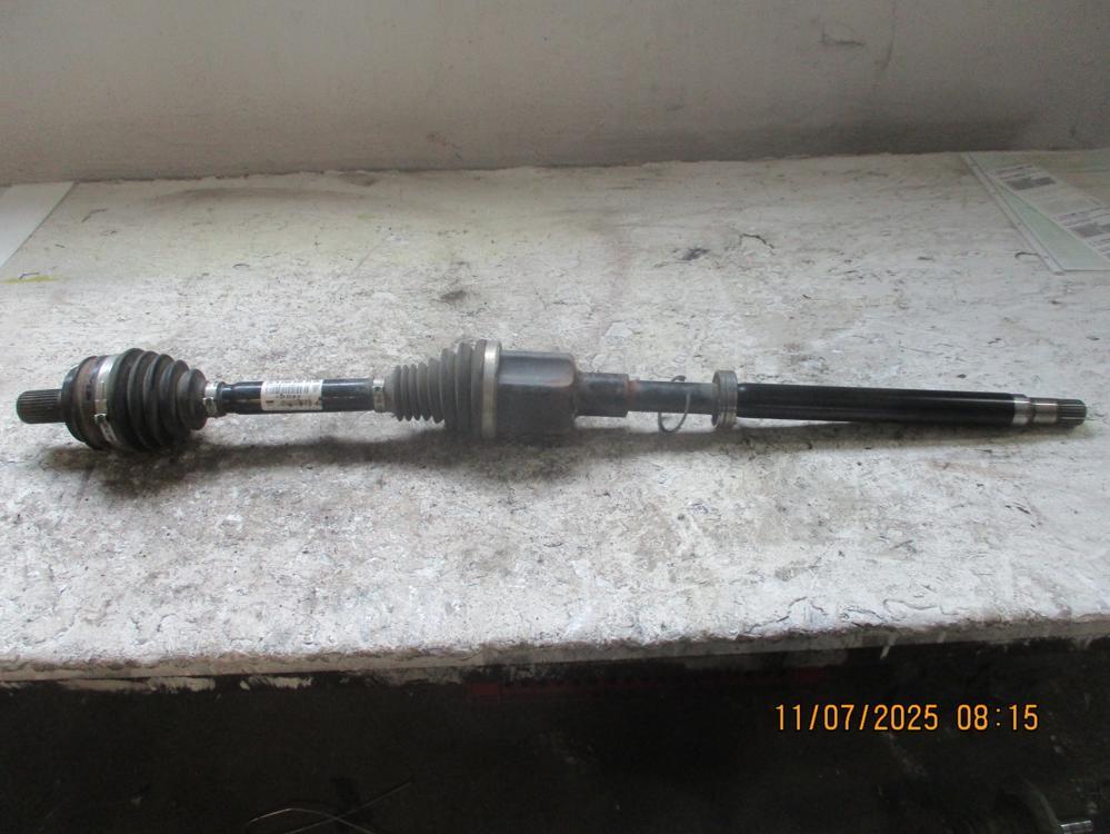 Antriebswelle v.l. C 220 CDI 4 Matic Bj 2019 (Getriebe 9-Gang Automatik)