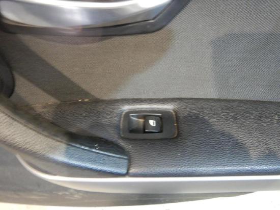 BMW 320I E90/E91 Türe hinten rechts 5-Türer mit Seitenscheibe, Fensterheber elektrisch, Türe hinten rechts
Farbcode: 475 Blacksaphire Metallic Bild BMW 320I E90/E91 Türe hinten rechts 5-Türer mit Seitenscheibe, Fensterheber elektrisch, Türe hinten rechts
Farbcode: 475 Blacksaphire Metallic