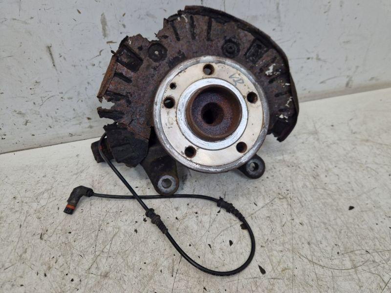 Achsschenkel Radnabe vorne rechts MERCEDES-BENZ VITO BUS (W639) 111 CDI 85 KW A6393300732/A6393301332