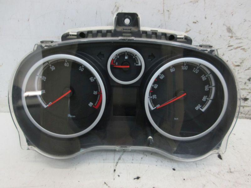 Tachometer Kombiinstrument nicht entheiratet, Code vorhanden. OPEL CORSA D 1.0 44 KW 1303304