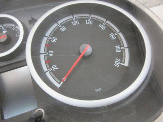 Tachometer Kombiinstrument nicht entheiratet, Code vorhanden. OPEL CORSA D 1.0 44 KW 1303304 Bild Tachometer Kombiinstrument nicht entheiratet, Code vorhanden. OPEL CORSA D 1.0 44 KW 1303304