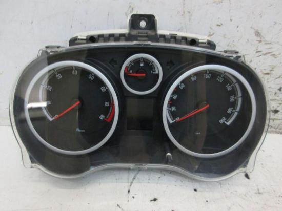 Tachometer Kombiinstrument nicht entheiratet, Code vorhanden. OPEL CORSA D 1.0 44 KW 1303304 Bild Tachometer Kombiinstrument nicht entheiratet, Code vorhanden. OPEL CORSA D 1.0 44 KW 1303304