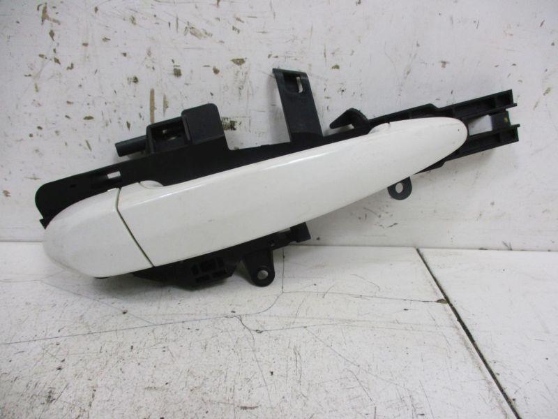 Türgriff rechts hinten ALPINWEISS 3 (300) BMW 1 (E87) 116I LCI 90 KW Bild Türgriff rechts hinten ALPINWEISS 3 (300) BMW 1 (E87) 116I LCI 90 KW