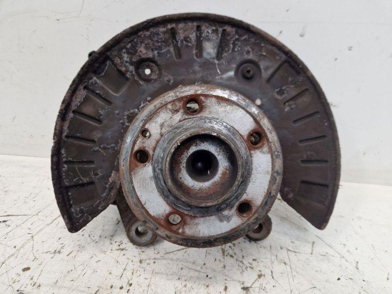 Achsschenkel Radnabe vorne rechts MERCEDES-BENZ VITO BUS (W639) 110 CDI 70 KW A6393300732/A6393301332