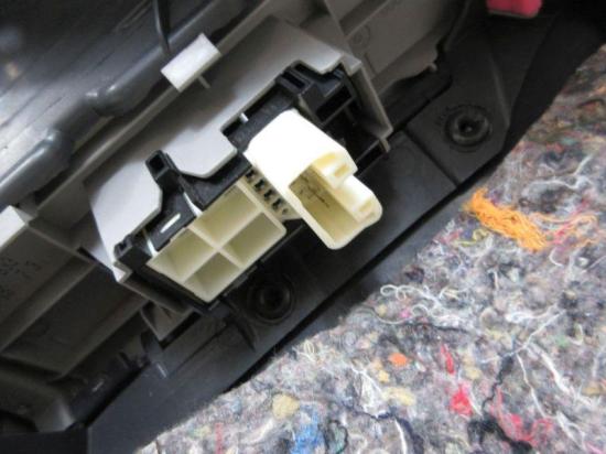 Türverkleidung vorne rechts Schwarz Grau Fensterheber TOYOTA YARIS (_P9_) 1.0 VVT-I 51 KW 676100D440 Bild Türverkleidung vorne rechts Schwarz Grau Fensterheber TOYOTA YARIS (_P9_) 1.0 VVT-I 51 KW 676100D440