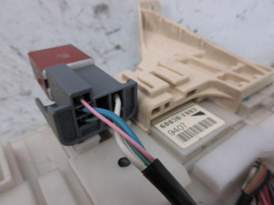 Steuergerät Sicherungskasten ECU TOYOTA YARIS (_P9_) 1.0 VVT-I 51 KW 8273052700 Bild Steuergerät Sicherungskasten ECU TOYOTA YARIS (_P9_) 1.0 VVT-I 51 KW 8273052700