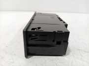 Aux-Anschluss usb/ sd aansluiting A2058200526 Mercedes-Benz C (W205) Limousine C-350 e 2.0 16V (M274.920) 2016