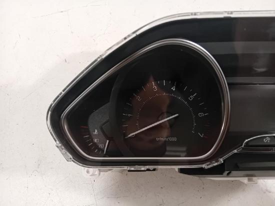 Tachoeinheit Kmh 9810204880 Peugeot 2008 (CU) Großraumlimousine 1.2 12V e-THP PureTech 130 (EB2DTS(HNY)) 2016 Bild Tachoeinheit Kmh 9810204880 Peugeot 2008 (CU) Großraumlimousine 1.2 12V e-THP PureTech 130 (EB2DTS(HNY)) 2016