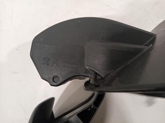 Tankklappe 9677638880 Peugeot 2008 (CU) Gro?raumlimousine 1.2 12V e-THP PureTech 130 (EB2DTS(HNY)) 2016 Bild Tankklappe 9677638880 Peugeot 2008 (CU) Gro?raumlimousine 1.2 12V e-THP PureTech 130 (EB2DTS(HNY)) 2016