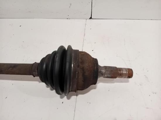 Antriebswelle Rechts Vorne 9811805880 Peugeot 2008 (CU) Gro?raumlimousine 1.2 12V e-THP PureTech 130 (EB2DTS(HNY)) 2016 Bild Antriebswelle Rechts Vorne 9811805880 Peugeot 2008 (CU) Gro?raumlimousine 1.2 12V e-THP PureTech 130 (EB2DTS(HNY)) 2016