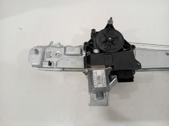 Fensterheber Elektr. Links Hinten 980608868001 Peugeot 2008 (CU) Großraumlimousine 1.2 12V e-THP PureTech 130 (EB2DTS(HNY)) 2016 Bild Fensterheber Elektr. Links Hinten 980608868001 Peugeot 2008 (CU) Großraumlimousine 1.2 12V e-THP PureTech 130 (EB2DTS(HNY)) 2016