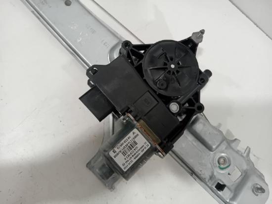 Fensterheber Elektr. Rechts Hinten 980608858001 Peugeot 2008 (CU) Großraumlimousine 1.2 12V e-THP PureTech 130 (EB2DTS(HNY)) 2016 Bild Fensterheber Elektr. Rechts Hinten 980608858001 Peugeot 2008 (CU) Großraumlimousine 1.2 12V e-THP PureTech 130 (EB2DTS(HNY)) 2016