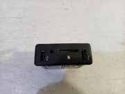Aux-Anschluss & USB POORT 280237081R Renault Megane IV (RFBB) Schrägheck 5-drs 1.6 GT Energy TCe 205 EDC (M5M-450(M5M-B4)) 2016