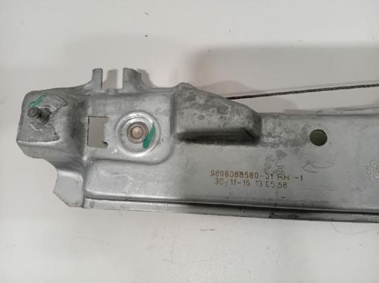 Fensterheber Elektr. Rechts Hinten 980608858001 Peugeot 2008 (CU) Großraumlimousine 1.2 12V e-THP PureTech 130 (EB2DTS(HNY)) 2016 Bild Fensterheber Elektr. Rechts Hinten 980608858001 Peugeot 2008 (CU) Großraumlimousine 1.2 12V e-THP PureTech 130 (EB2DTS(HNY)) 2016