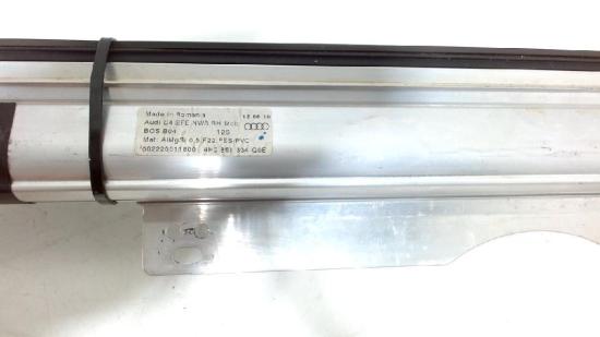 Sonnenschutzrollo rechts achter 4h0861334q Audi A8 (D4) Limousine 4.2 TDI V8 32V Quattro (CDSB) 2010 Bild Sonnenschutzrollo rechts achter 4h0861334q Audi A8 (D4) Limousine 4.2 TDI V8 32V Quattro (CDSB) 2010