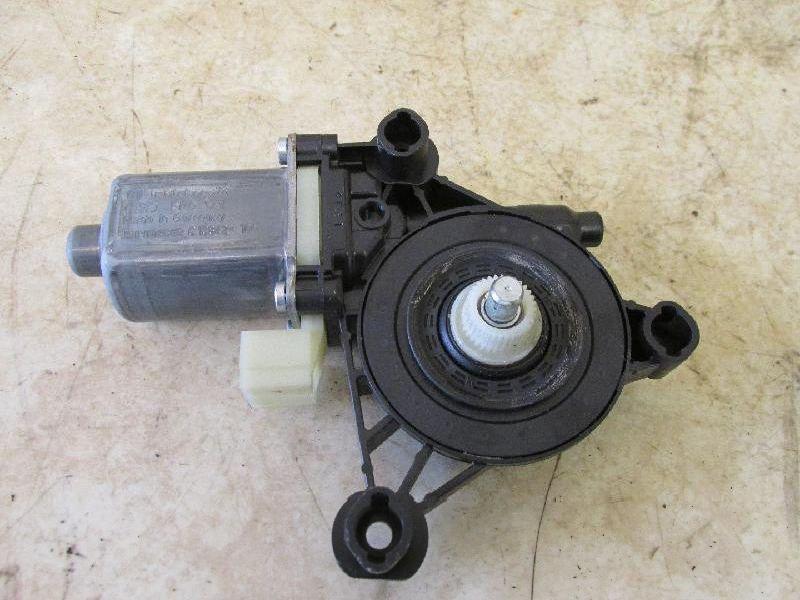 Motor Fensterheber rechts vorn VW GOLF VII (5G1) 1.6 TDI 81 KW 5Q0959802B Bild Motor Fensterheber rechts vorn VW GOLF VII (5G1) 1.6 TDI 81 KW 5Q0959802B