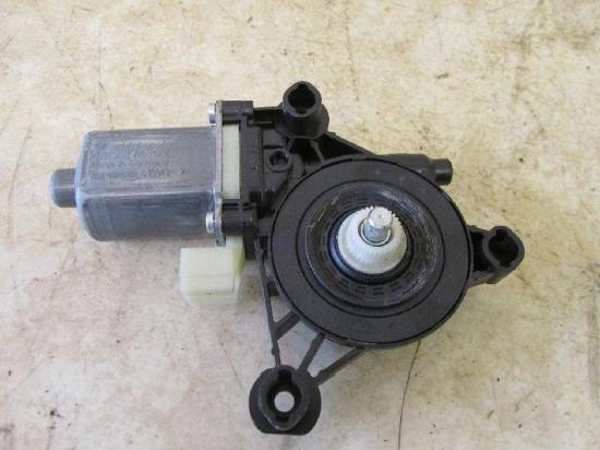 Motor Fensterheber rechts vorn VW GOLF VII (5G1) 1.6 TDI 81 KW 5Q0959802B Bild Motor Fensterheber rechts vorn VW GOLF VII (5G1) 1.6 TDI 81 KW 5Q0959802B