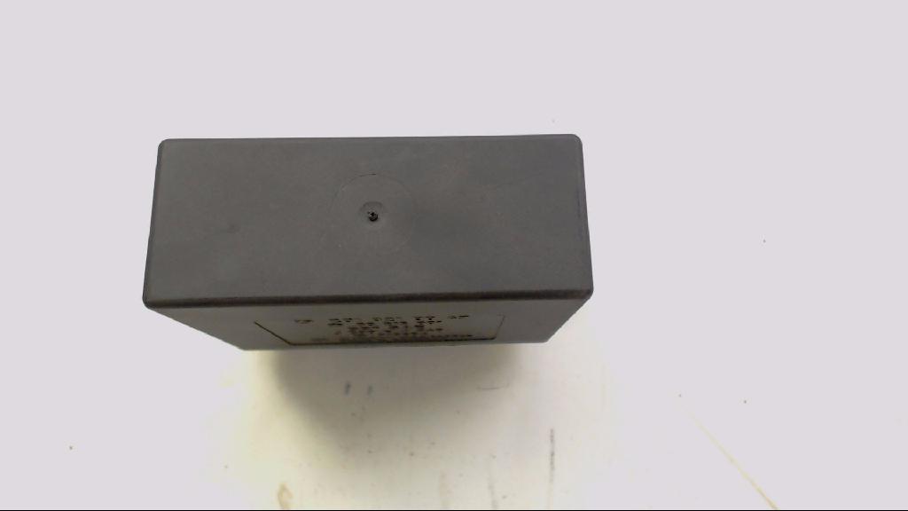 Relais Blinkrelais Blinkgeber VW Passat 2018210047