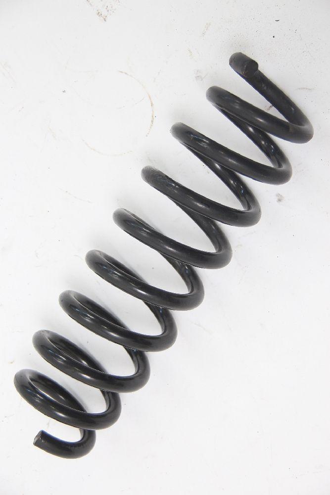 Feder hinten rechts BMW 1er E87 33536772440 C0 1,6 85 KW 115 PS Benzin 12/2006