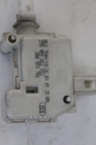 Stellmotor Heckklappe Audi A6 Avant C5 3B0959781 04-2001 Bild Stellmotor Heckklappe Audi A6 Avant C5 3B0959781 04-2001